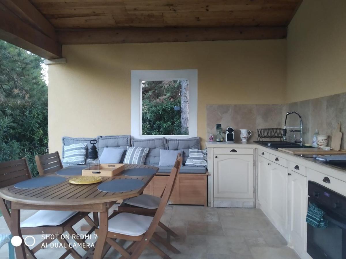 Saint-Siffret Proche Uzes Petit Gite Avec Grande Cuisine D'Ete Et Piscine מראה חיצוני תמונה